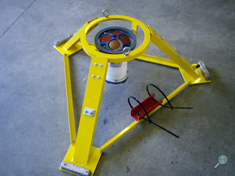 Open tripod with yellow painted finish